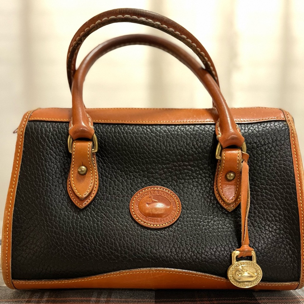 Vintage Dooney & Bourke hand bag satchel